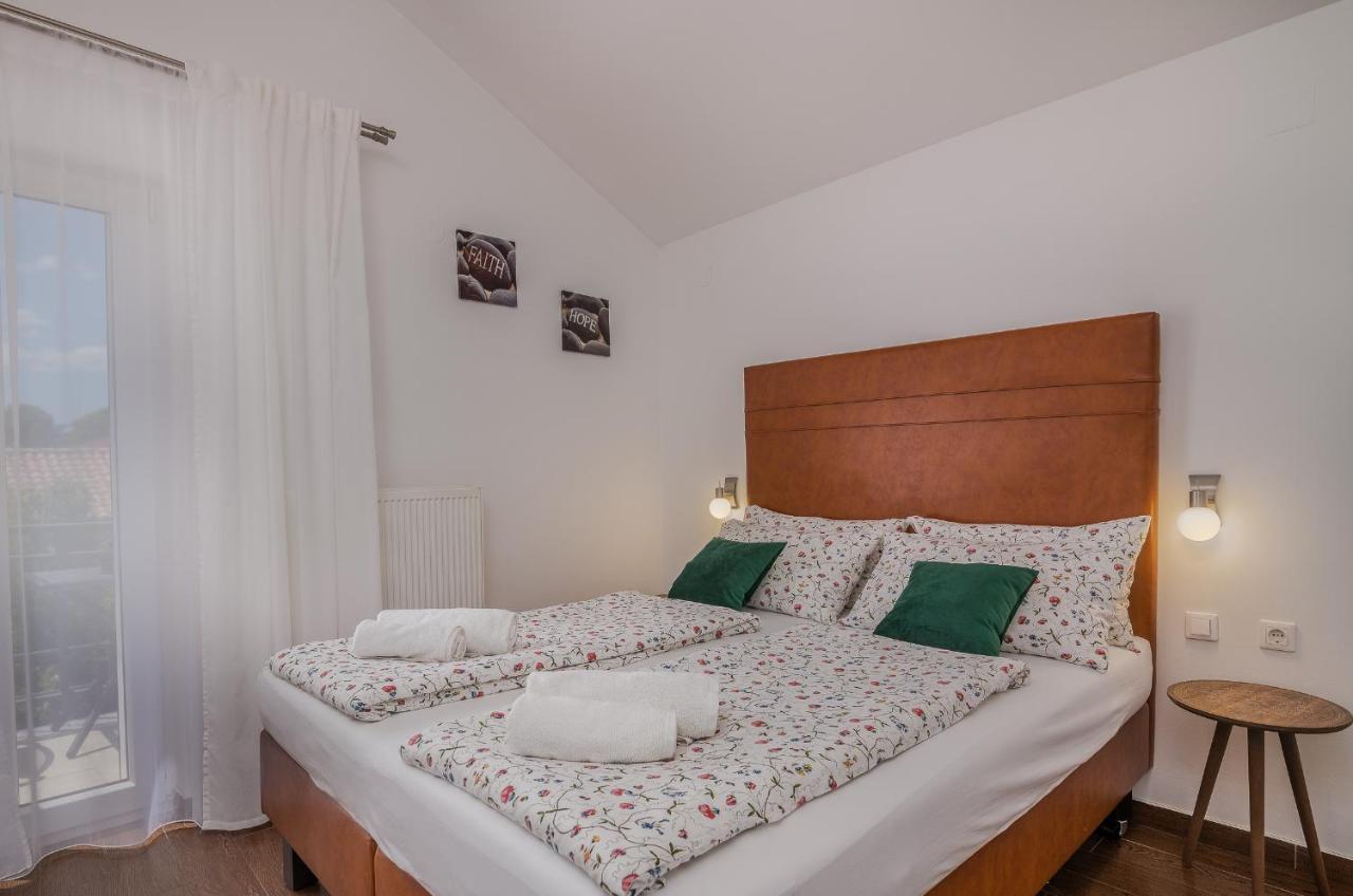 Apartment Marina Malinska Exterior photo
