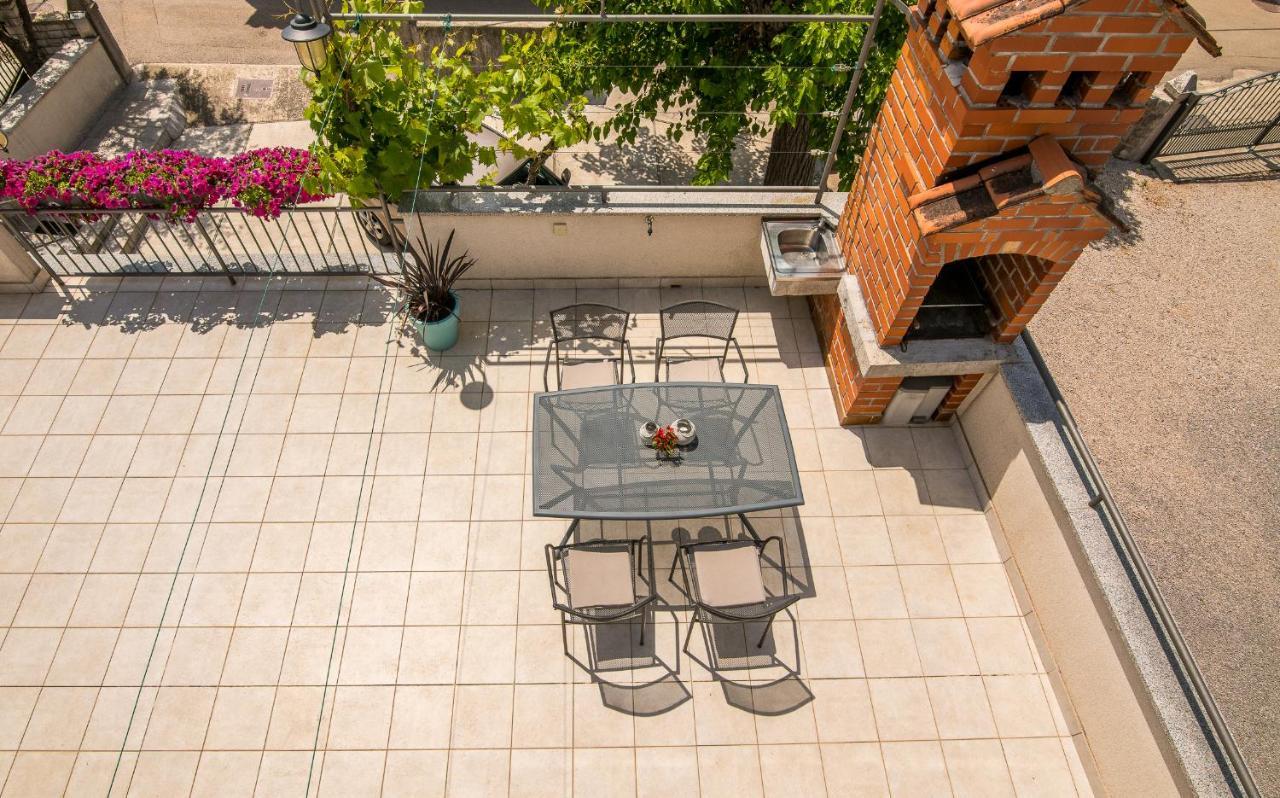 Apartment Marina Malinska Exterior photo